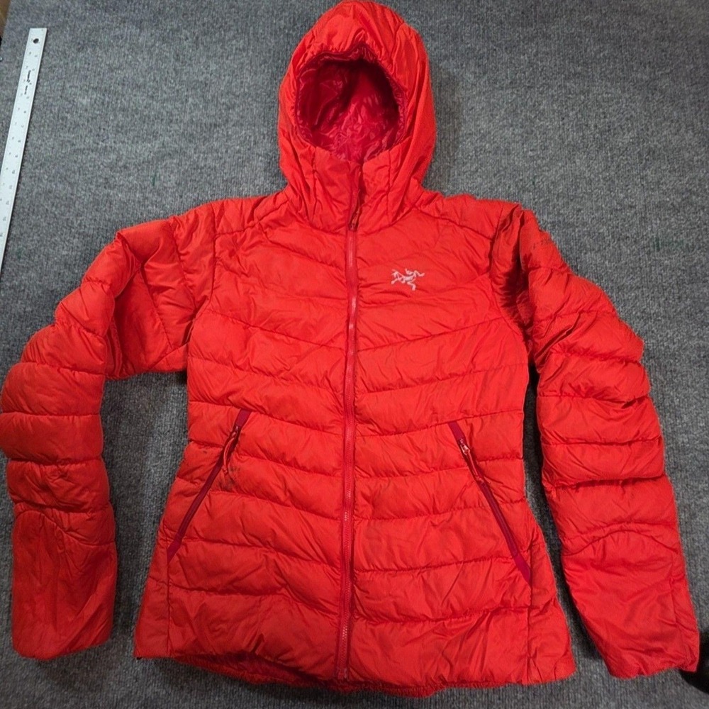 Arc'teryx Puffer Jacket Womens M Red Hooded Down Full Zip Lightweight Warm